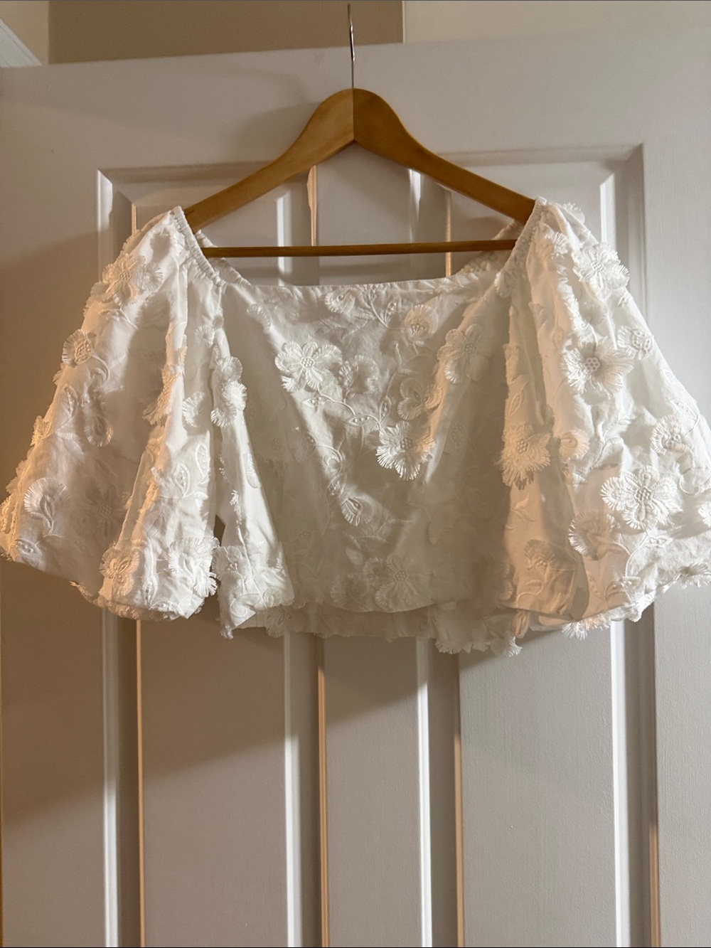 Ann Taylor White Floral Embroidered Off-Shoulder Top